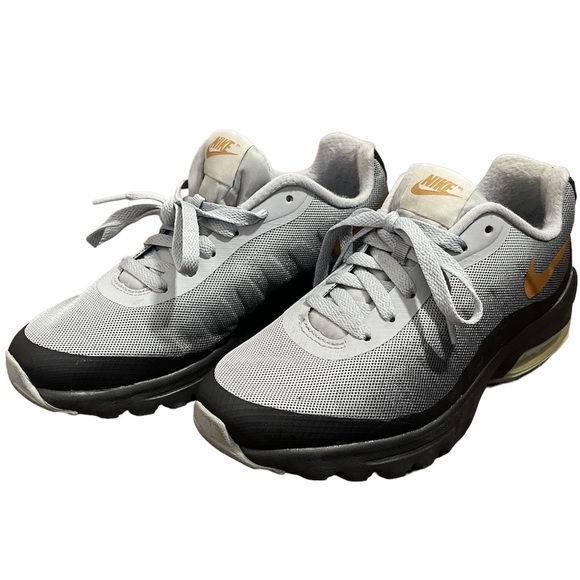 Nike Air Max Invigor Size 8 - Picture 2 of 11